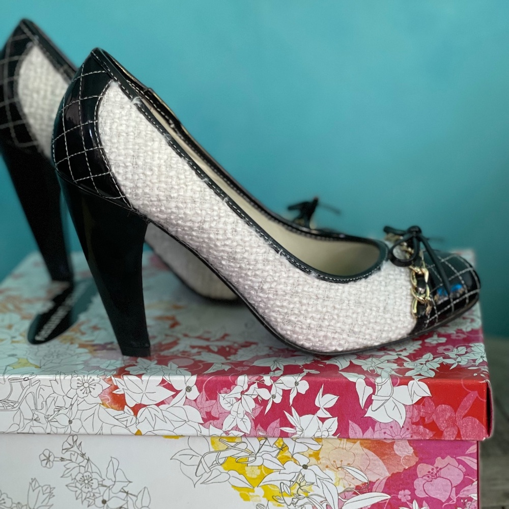 Chinese Laundry Toby Tweedy pumps size 7.5